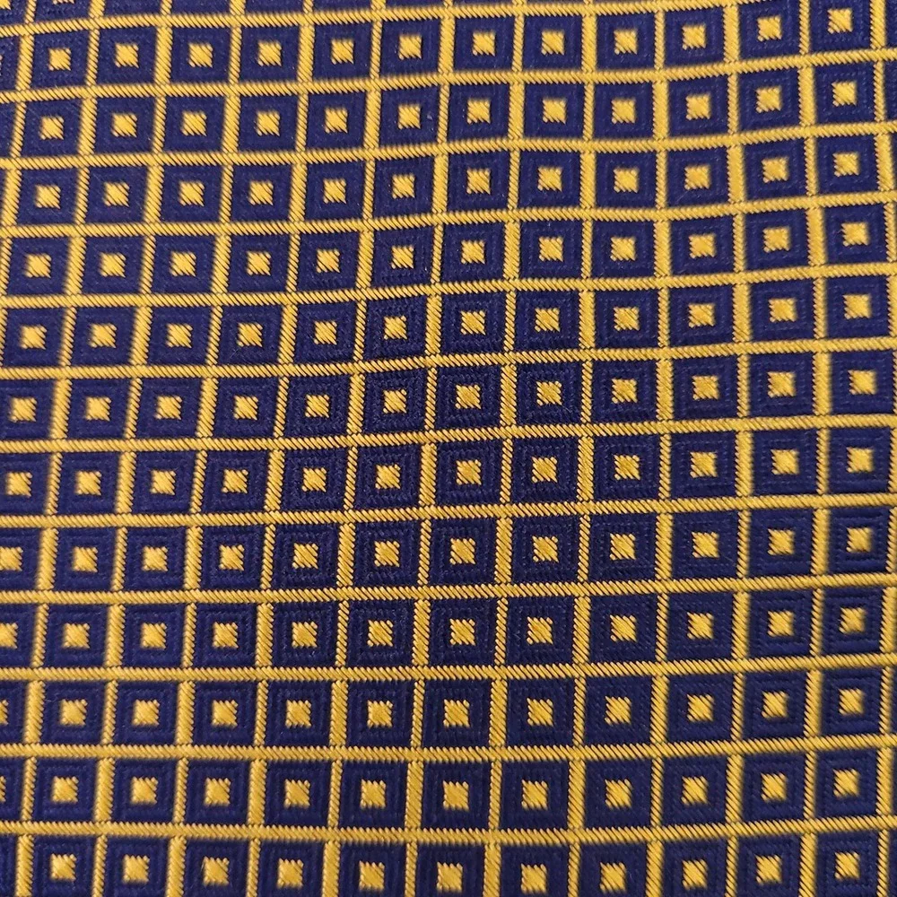 Brooks Brothers Tie Blue Gold Geometric Foulard Pattern Silk 3.75